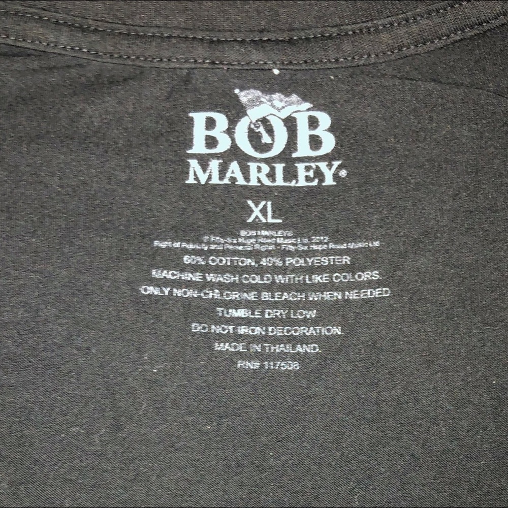 ♥️ 3/$10 BOB MARLEY black & white tee - Picture 3 of 3